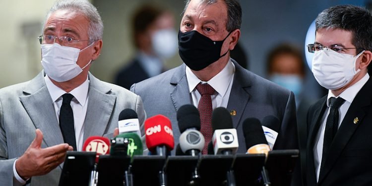 Senadores lamentam 500 mil mortes por covid-19, CPI divulga nota