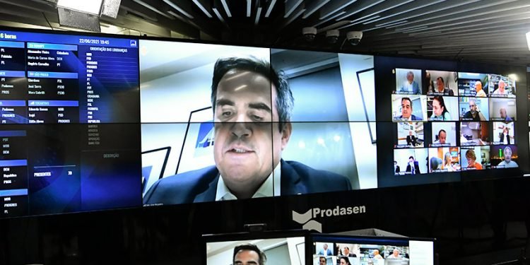 Senado aprova MP que muda tributação de bancos, indústria química e Zona Franca