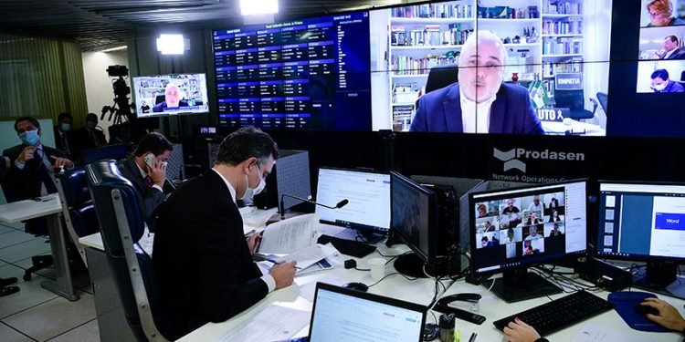 Senado aprova suspensão de despejos de imóvel até o fim de 2021