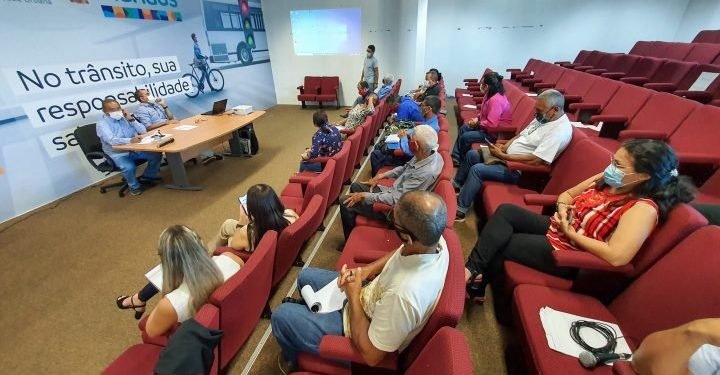 Melhorias no transporte da zona rural são discutidas pela prefeitura   
