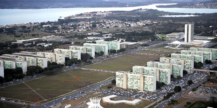 Medida provisória abre crédito de R$ 235 milhões para três ministérios