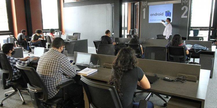 Prefeitura de Manaus divulga lista dos 320 selecionados para fazer cursos profissionalizantes