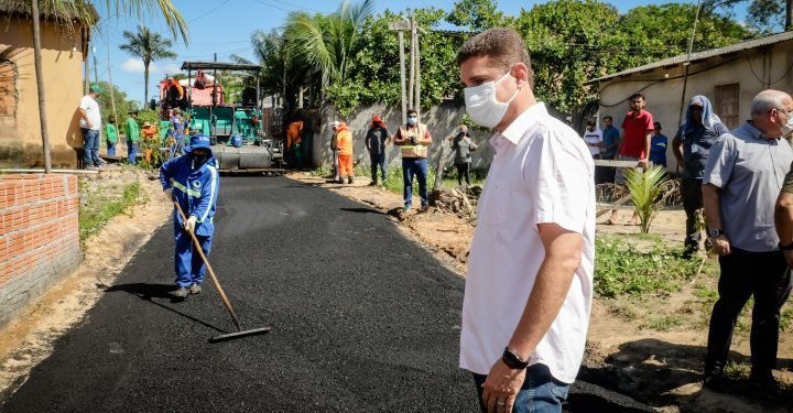 Prefeitura de Manaus inicia asfaltamento na comunidade Cristo Rei
