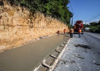 Prefeitura de Manaus acelera obras do calçadão no Colônia Antônio Aleixo