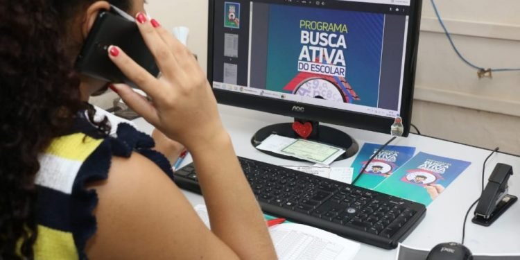 Busca Ativa: escolas da rede estadual mobilizam estudantes para o retorno às aulas presenciais, em Manaus