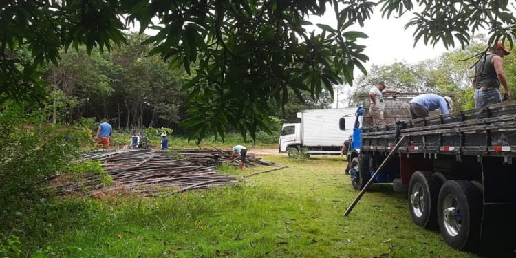 Governo do Amazonas por meio da FEI, destina madeira a comunidades indígenas de Manaus