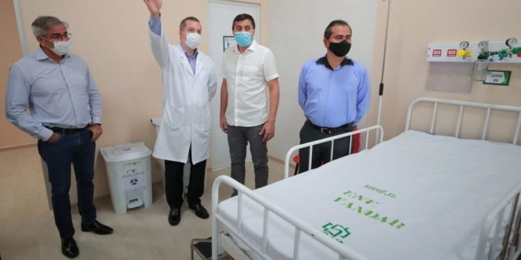 Wilson Lima entrega enfermaria para vítimas de AVC, subestação elétrica e estação de tratamento no HPS João Lúcio