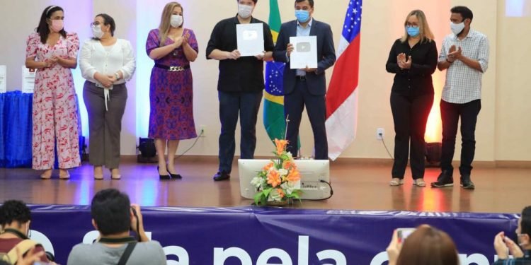 Wilson Lima anuncia gratificação no valor de um salário para profissionais envolvidos no programa ‘Aula em Casa’