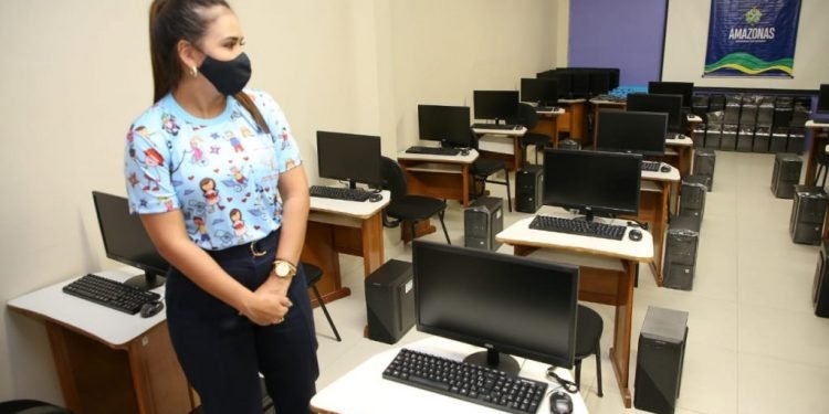 Governo do Estado entrega R$ 150 mil em fomento para Abrigo Moacyr Alves