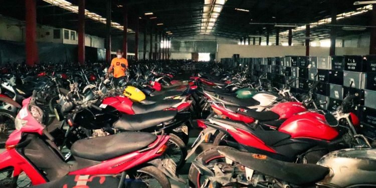 No primeiro leilão do Detran-AM do ano, 831 veículos foram arrematados