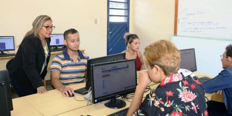 Secretaria de Educação retoma aplicação de exame supletivo