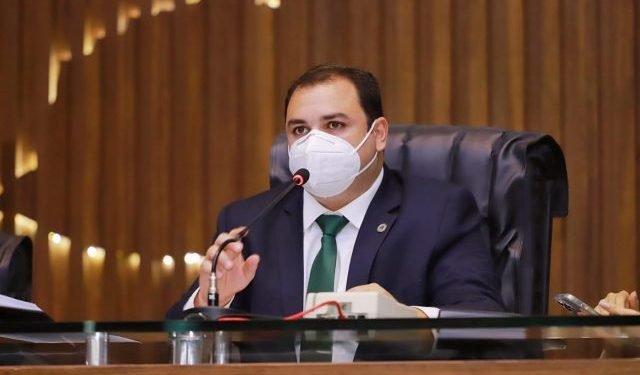 Presidente da Aleam, Roberto Cidade, solicita intervenção das Forças Armadas no Amazonas