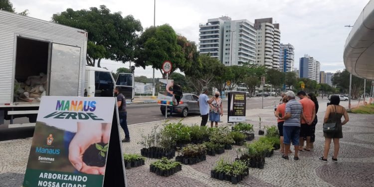 Prefeitura de Manaus levou ‘Junho Verde’ ao complexo turístico Ponta Negra