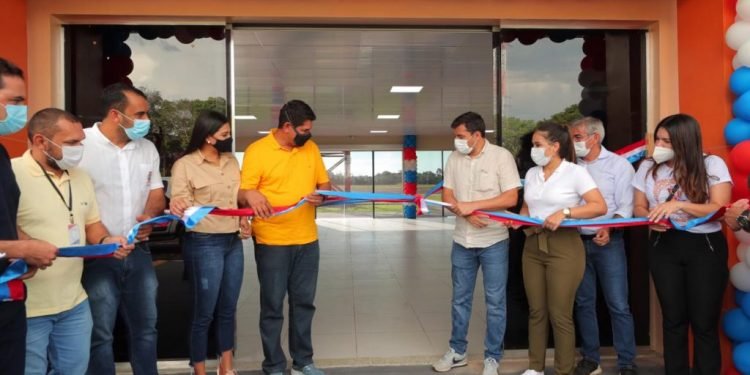 Em Parintins, Wilson Lima anuncia ampliação do terminal de passageiros do aeroporto Júlio Belém