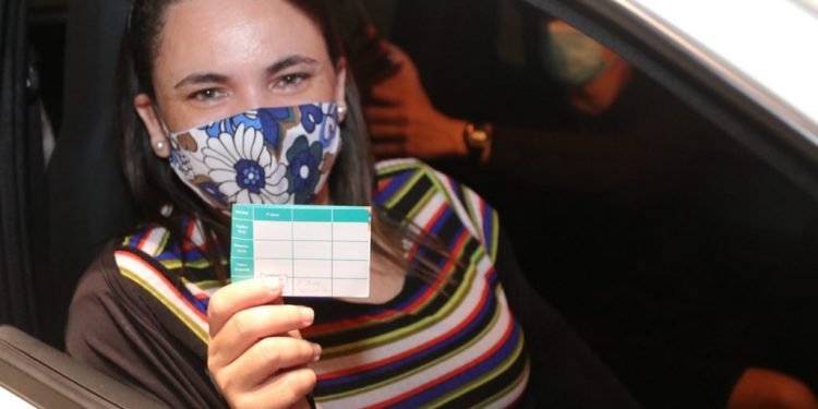 Horário flexível atrai população para vacinação durante a madrugada no mutirão ‘Vacina Amazonas’