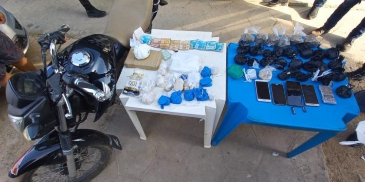 Em Carauari, Polícia Militar detém três pessoas da mesma família por tráfico de entorpecentes