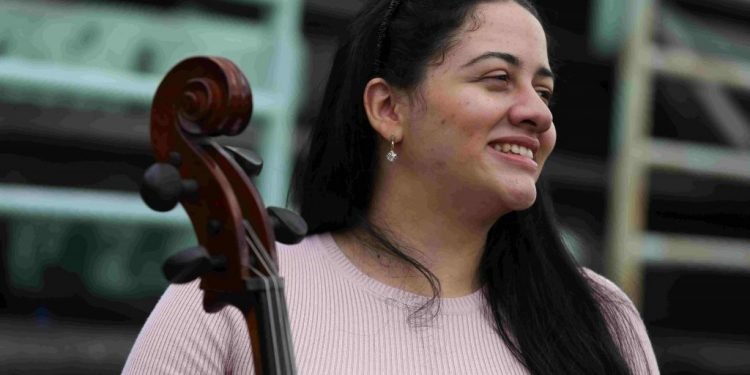 Aluna do Liceu Claudio Santoro é aprovada em Universidade da Califórnia