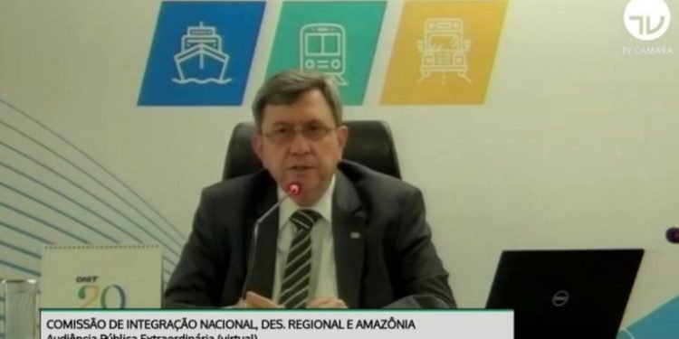 Governo cita “questão humanitária” para justificar pavimentação de rodovia na Amazônia