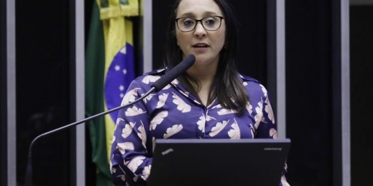 Proposta revoga regra que obriga entidade sem fins lucrativos a optar por qualificação local ou federal