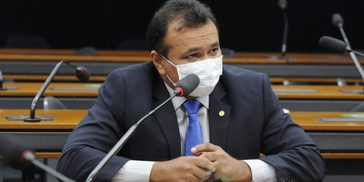 Proposta autoriza importação de insumos médicos por meio de agência da OMS