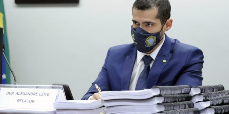 Conselho de Ética pode votar na terça parecer sobre o caso Flordelis