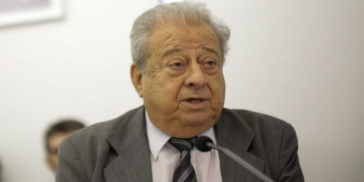 Câmara presta homenagem a ex-ministro da Agricultura indicado ao Nobel da Paz