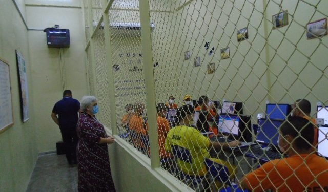 Internos do CDPM 1 iniciam aulas de Ensino a Distância da Estácio