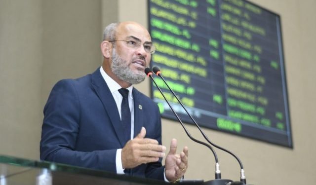 Deputado Cabo Maciel destaca trabalho da DPE em defesa dos idosos