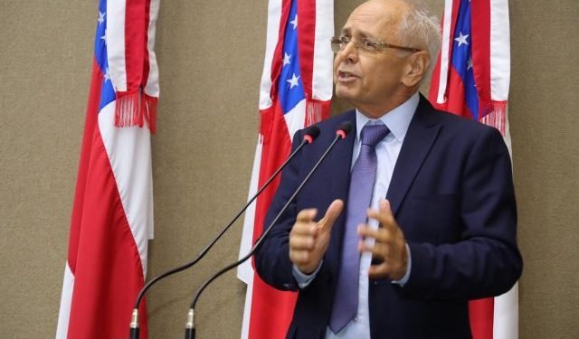 Projeto de Angelus Figueira que aumenta prazos de licença ambiental no Amazonas agora é Lei