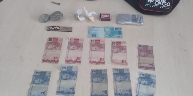 Homem é detido pela PMAM por tráfico de drogas na zona centro-oeste