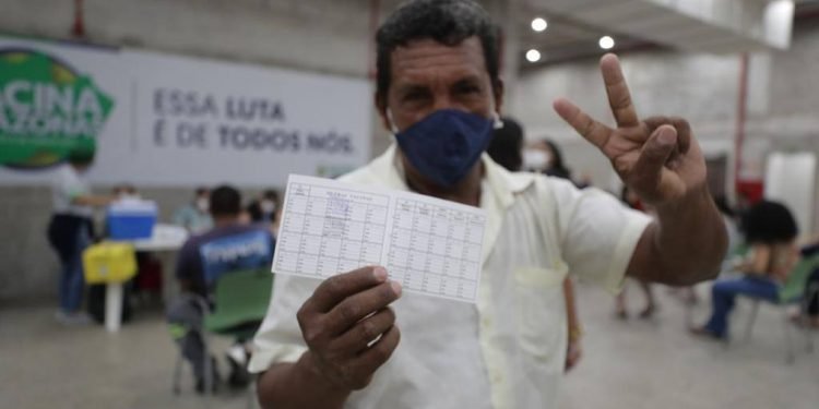 População aproveita mutirão “Vacina Amazonas” para completar esquema vacinal