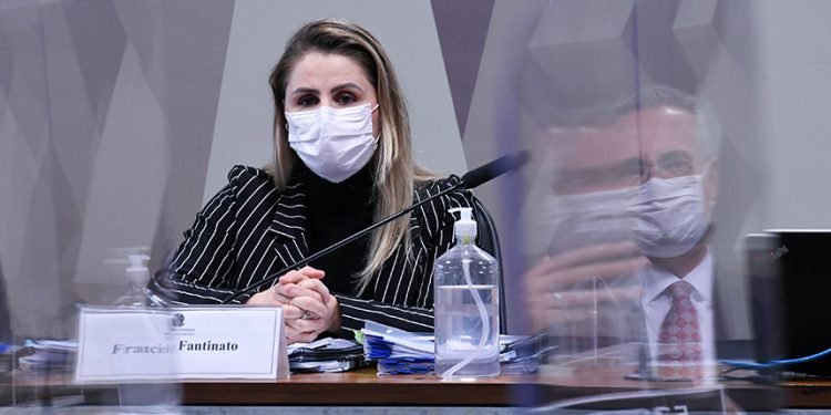 Ex-coordenadora do PNI defende vacinação de gestantes