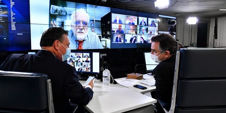 Aprovada cota de 30% do fundo partidário para candidaturas femininas