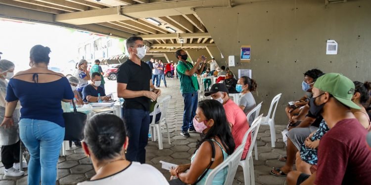 Vacinação de pessoas de 24 anos inicia nesta terça-feira, anuncia David Almeida