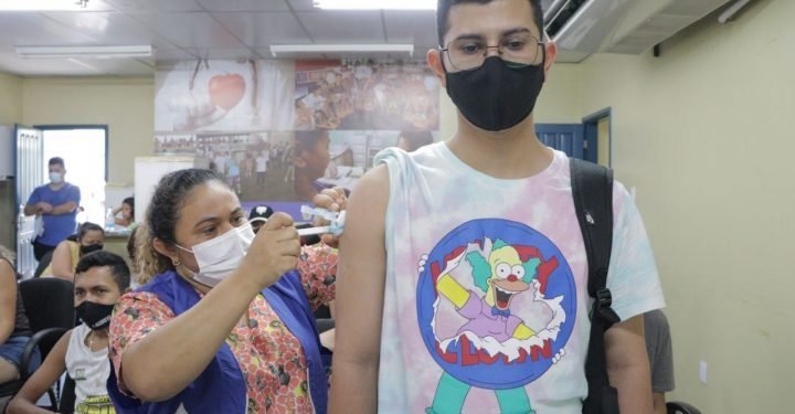 Intensificação da vacinação contra a Covid-19 avança com a aplicação de mais de 13 mil doses em cinco horas de atendimento