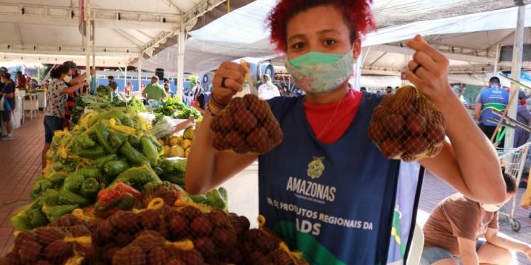 Dia do Agricultor: Feiras da ADS movimentam R$ 5 milhões em 2021 e garantem renda a produtores rurais do AM