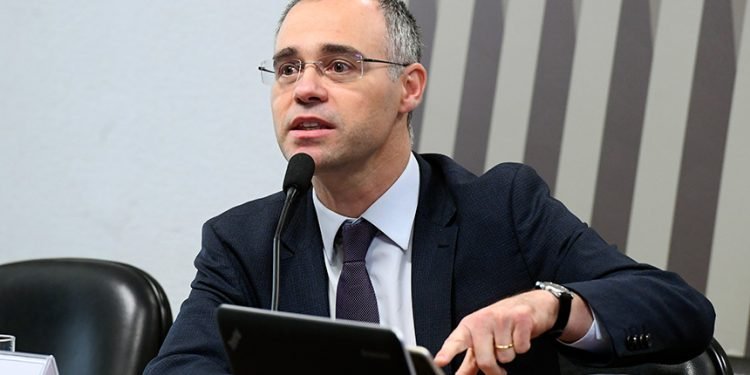 Na volta do recesso, Senado deve votar indicação de André Mendonça ao STF