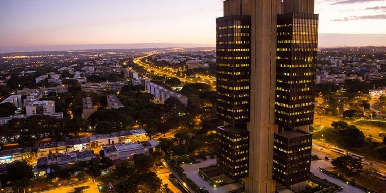 Comissão vota na segunda empréstimo ao BNDES e indicações a órgãos públicos