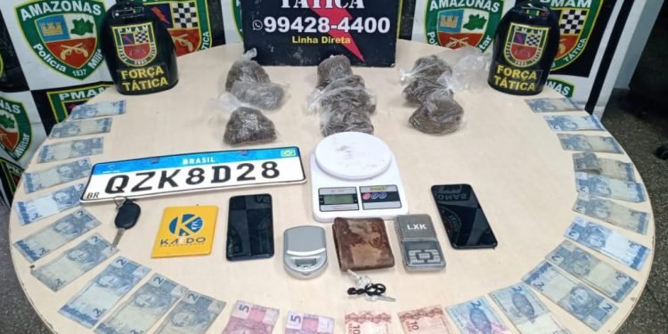 Dois homens portando entorpecentes são detidos pela PM no bairro Jorge Teixeira