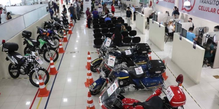 No Dia do Motociclista, Detran-AM alerta condutores sobre cuidados no trânsito para evitar acidentes