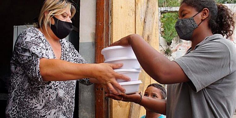 Potência agrícola, Brasil convive com fome; senadores tentam reverter quadro