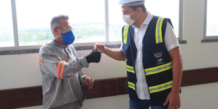 Wilson Lima vistoria obras do novo Ceti de Manaus, localizado no antigo Monte Horebe