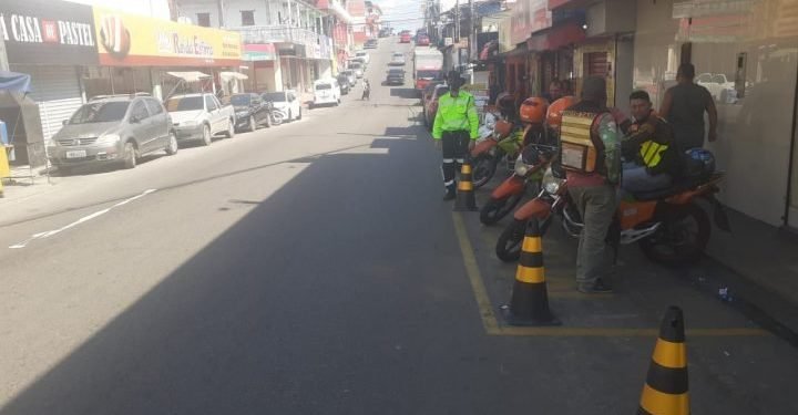 Sinalização irregular de trânsito, em avenidas da zona Leste, é alvo de ação da prefeitura