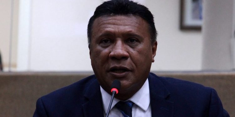 Marcel Alexandre apresenta PL obrigando instalação de grade de segurança em apartamentos