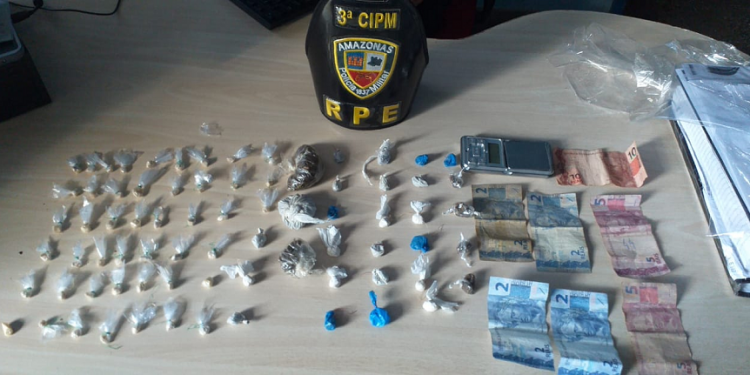 Em Rio Preto da Eva, Polícia Militar prende homem em flagrante portando entorpecentes