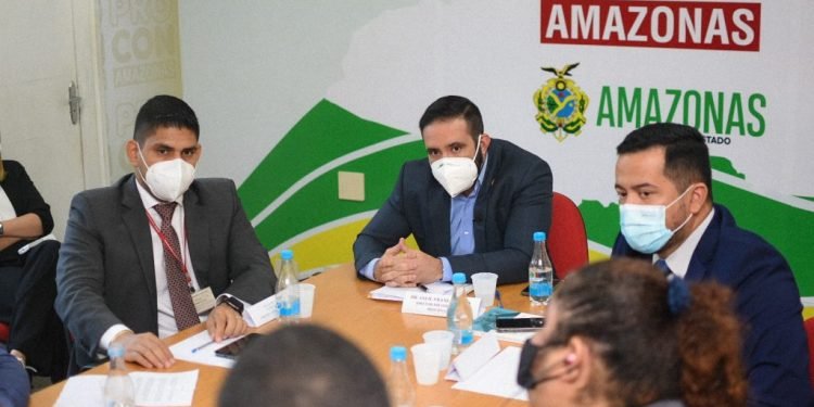 Procon-AM recebe motoristas de aplicativo para diálogo sobre valores dos combustíveis em Manaus