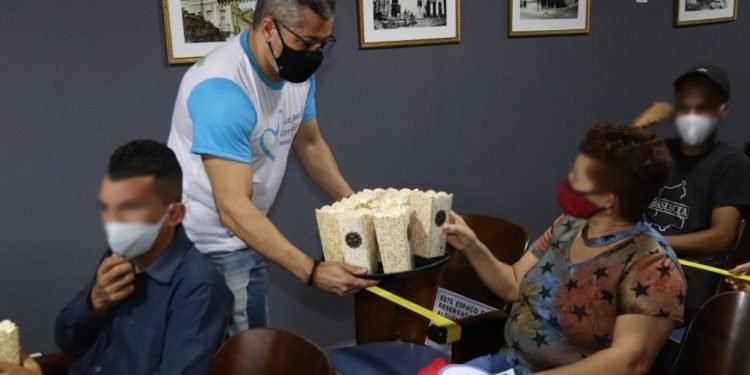 Sejusc inicia campanha Coração Azul com exibição de documentário sobre o tráfico de pessoas