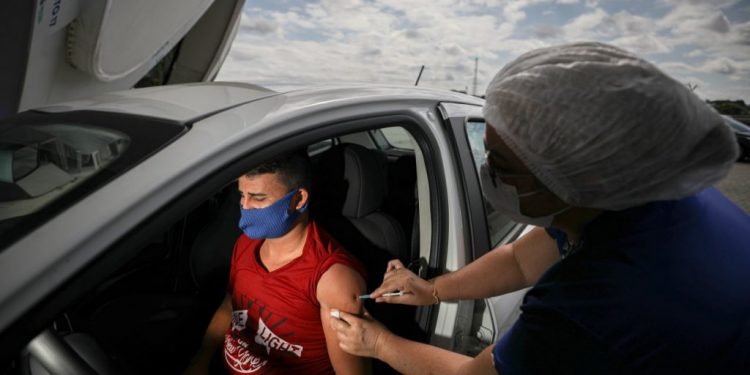 Wilson Lima anuncia que mutirão “Vacina Amazonas” deve vacinar 3 mil pessoas em Rio Preto da Eva