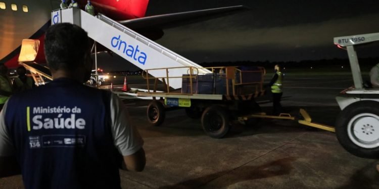 Governo do Amazonas recebe mais 19.890 doses de vacina da Pfizer