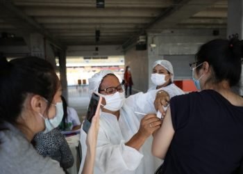 No Amazonas, avanço da vacinação contribui para redução de casos, internações e óbitos por Covid-19